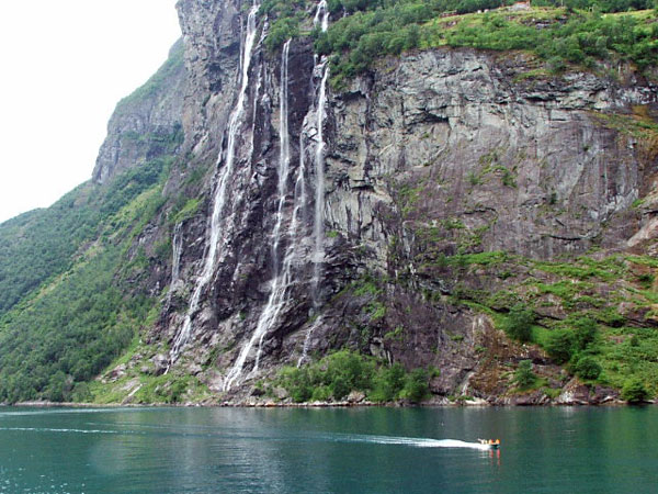 landsc_Norge_waterfall